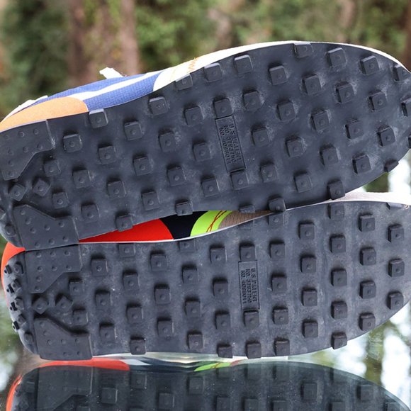 Athletic_Shoes